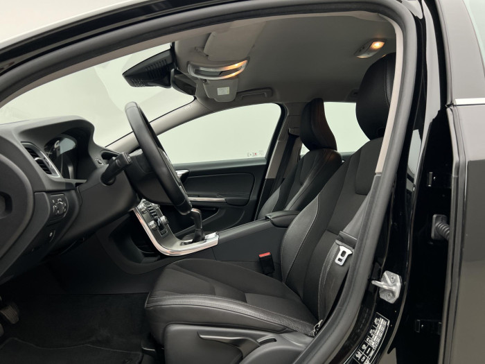 Volvo V60 D4 MOMENTUM REZERVACE 2.0 d Momentum