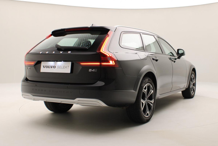 Volvo V90 CC B4 AWD PLUS AUT 1.maj