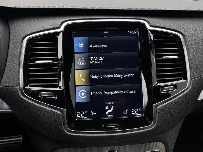 Volvo XC90 B5 AWD R-DESIGN REZERVACE