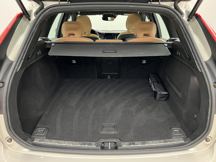 Volvo XC60 T5 AWD INSCRIPTION AUT CZ