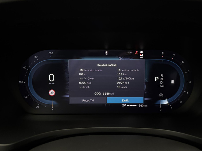 Volvo V60 B4 PLUS DARK CZ 1.maj