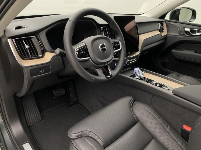 Volvo XC60 B5 AWD AUT DARK PLUS