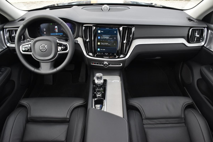 Volvo V60 CC B5 AWD ULTIMATE REZERVACE 2.0 CC CC