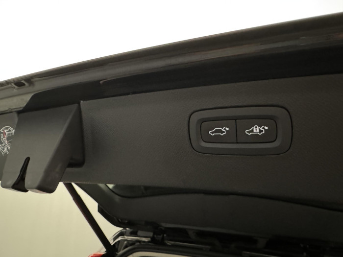 Volvo XC90 B5 AWD MOMENTUM REZERVACE 2.0 Momentum