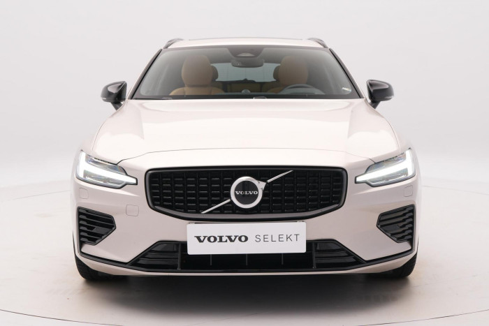 Volvo V60 T8 AWD RECHARGE REZERVACE