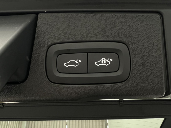 Volvo XC60 T6 AWD RECHARGE BLACK EDITION 2.0 Edition