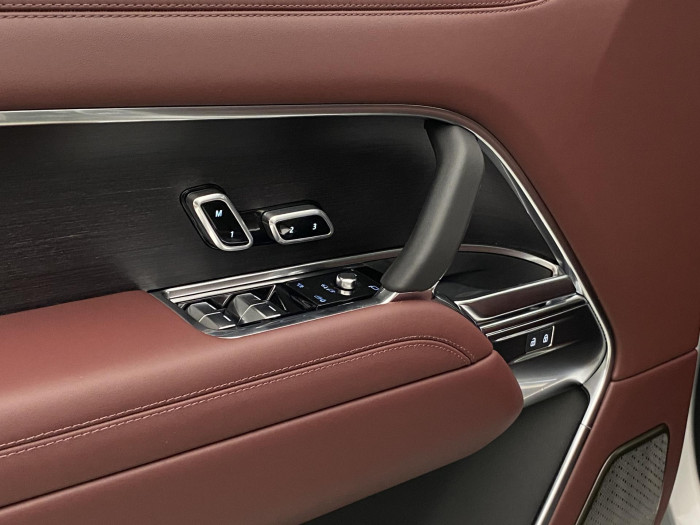 Land Rover Range Rover P550e AUTOBIOGRAPHY