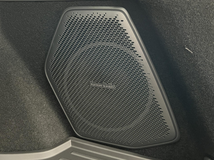 Lynk & Co 08 MORE PHEV