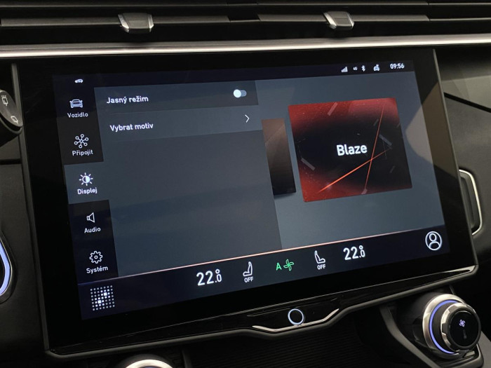 Lynk & Co 01 PHEV DCT AUT 1.maj. REZERVACE