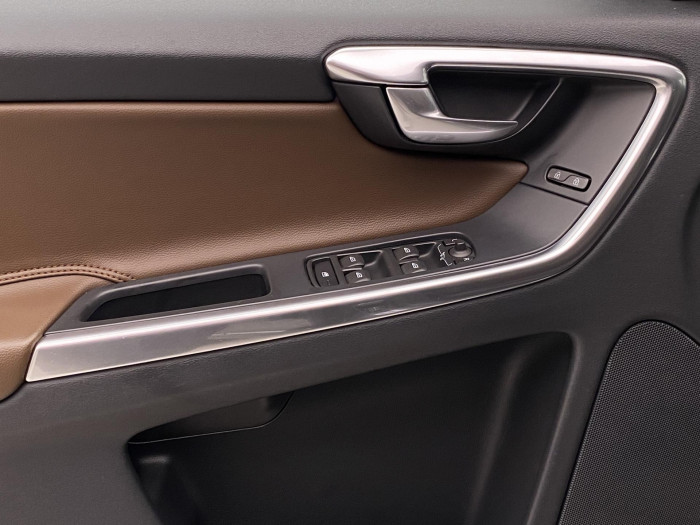 Volvo XC60 D5 AWD SUMMUM AUT CZ 2.4 d Summum