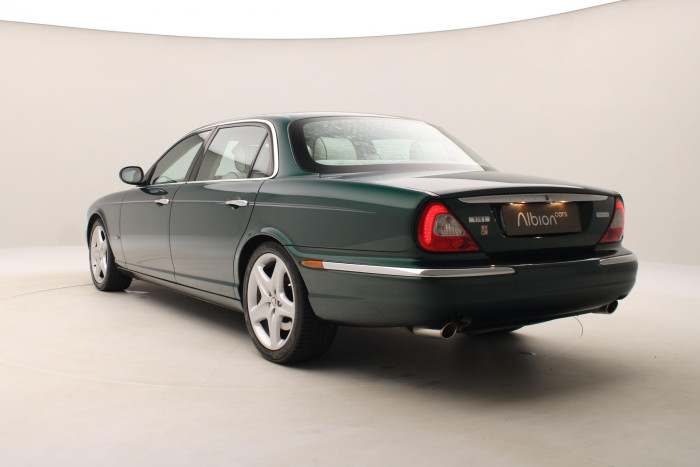 Jaguar XJ 4.2 V8 L EXECUTIVE AUT 1.maj 4.2 V8 Executive
