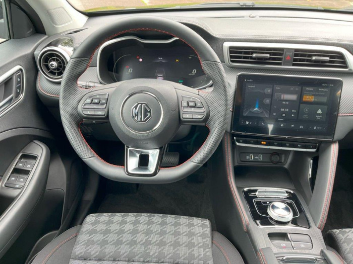 MG ZS EV EXCITE 70kWh SKLADEM!