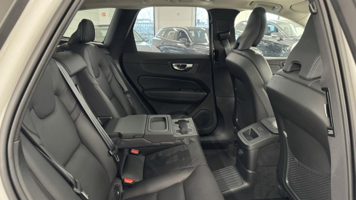 Volvo XC60 T6 AWD RECHARGE REZERVACE