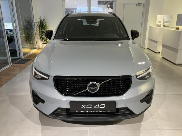Volvo XC40 B3 AUT DARK PLUS 2.0 Plus
