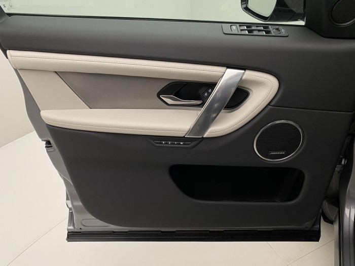 Land Rover Discovery Sport D200 DYNAMIC HSE AWD REZERVACE 2.0 d Dynamic