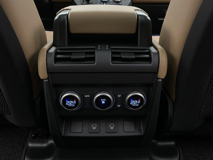 Land Rover Defender 110 D300 X-DYNAMIC HSE AWD AUT 3.0 d Dynamic