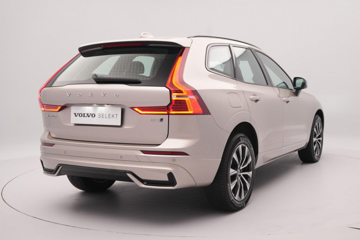 Volvo XC60 B4 AWD PLUS DARK CZ 1.maj