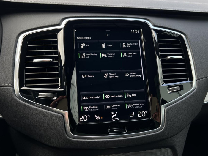 Volvo XC90 T8 AWD R-DESIGN 7 MÍSTNÁ Aut