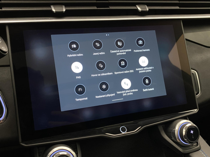 Lynk & Co 01 MORE PHEV