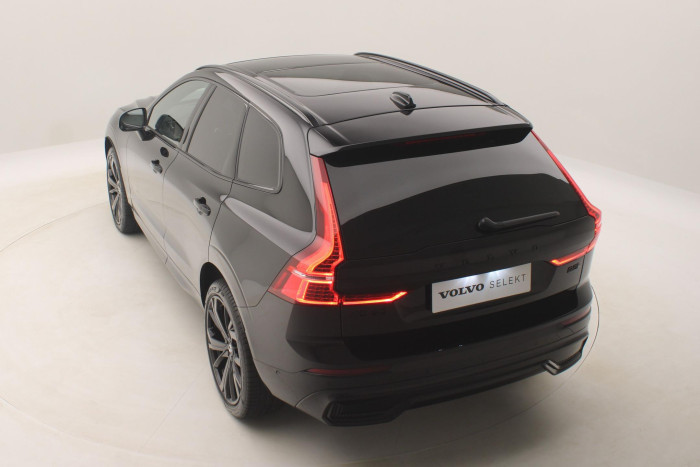 Volvo XC60 B5 AWD ULTIMATE BE REZERVACE