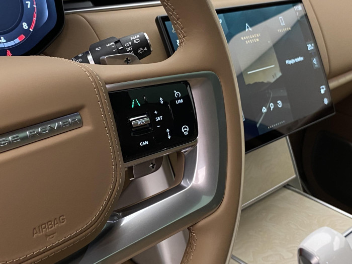 Land Rover Range Rover SV P615 SWB AWD AUT