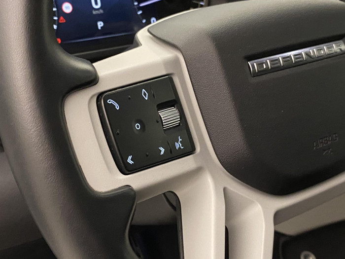 Land Rover Defender D250 SE AWD AUT REZERVACE 3.0 d SE