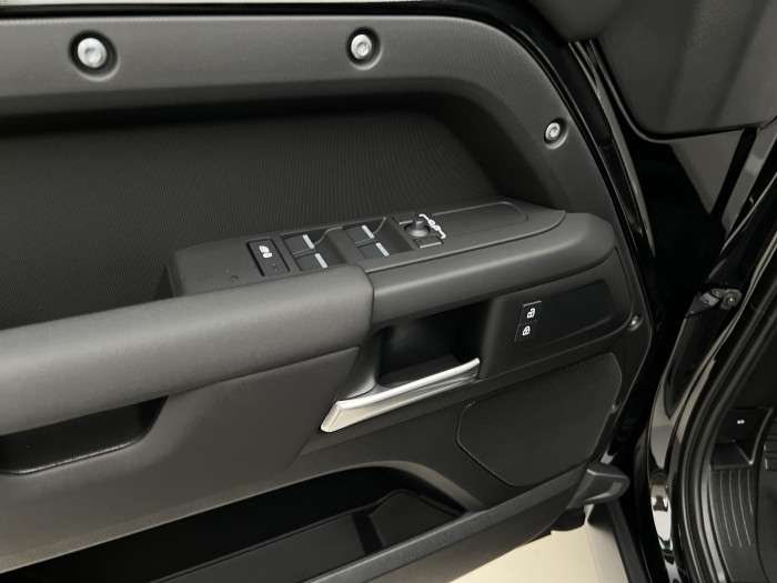 Land Rover Defender 110 D250 S AWD Aut 3.0 d