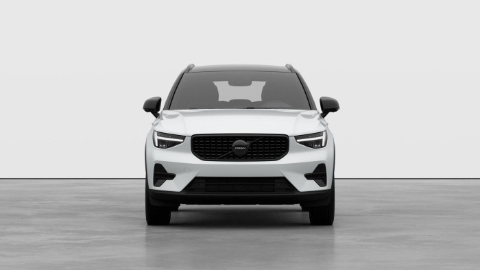 Volvo XC40 B3 AUT PLUS BLACK EDITION