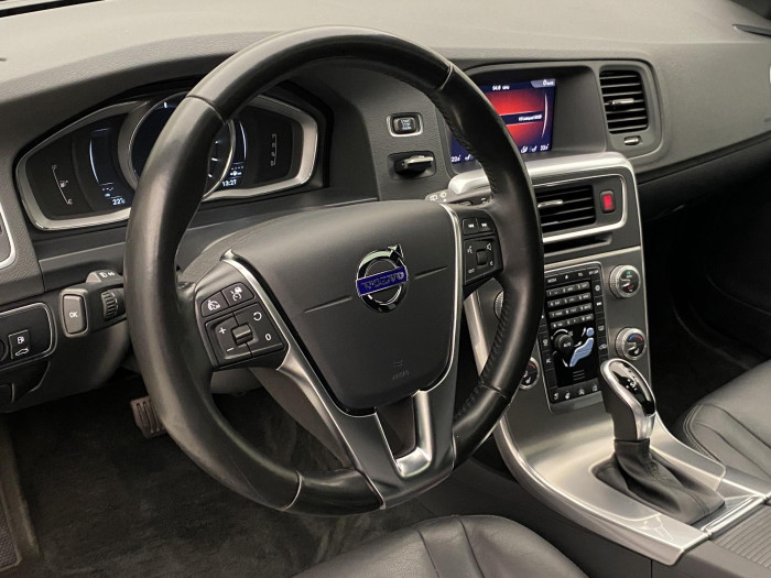 Volvo V60 D4 SUMMUM AUT 2.0 d Summum