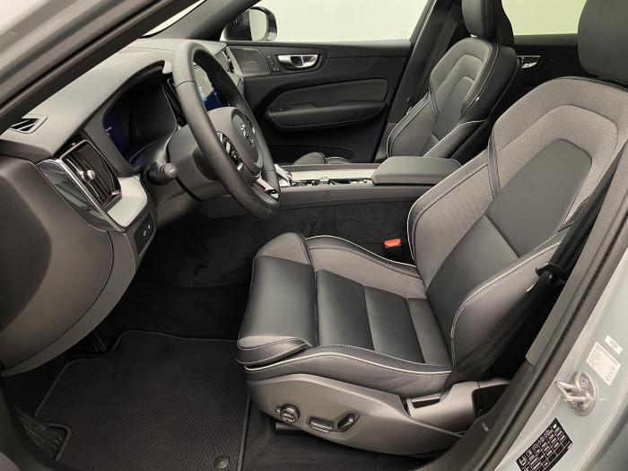 Volvo XC60 T6 AWD PLUG-IN DARK PLUS AUT