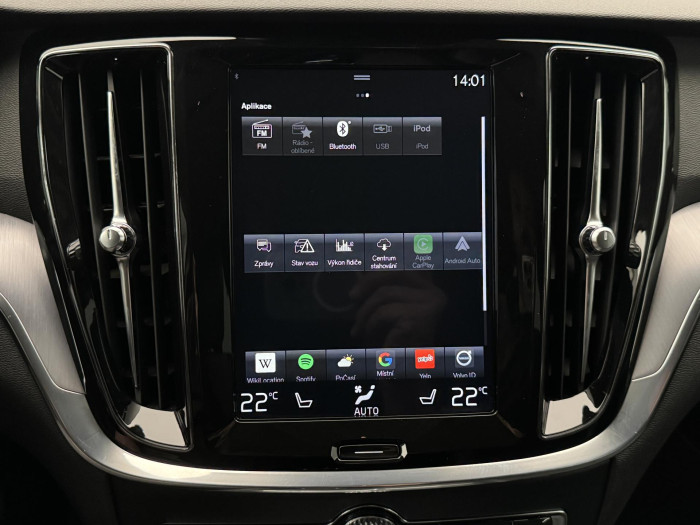 Volvo V60 CC D4 AWD MOMENTUM CZ 1.maj 2.0 d CC CC Momentum