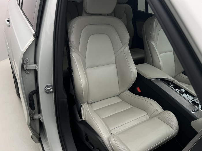 Volvo XC90 B5 AWD INSCRIPTION 7MÍSTNÁ AUT