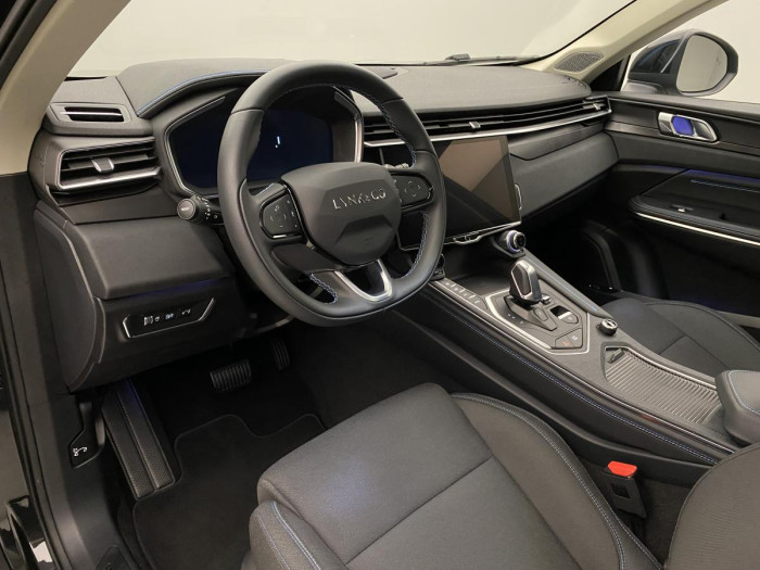 Lynk & Co 01 PHEV DCT AUT 1.maj. REZERVACE