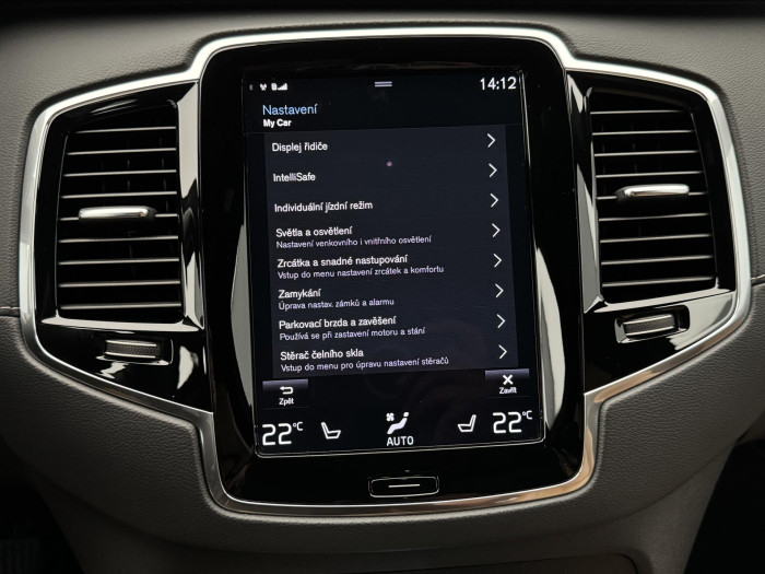 Volvo XC90 T8 AWD RECHARGE REZERVACE