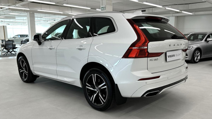 Volvo XC60 D5 AWD R-DESIGN AUT REZERVACE 2.0 d