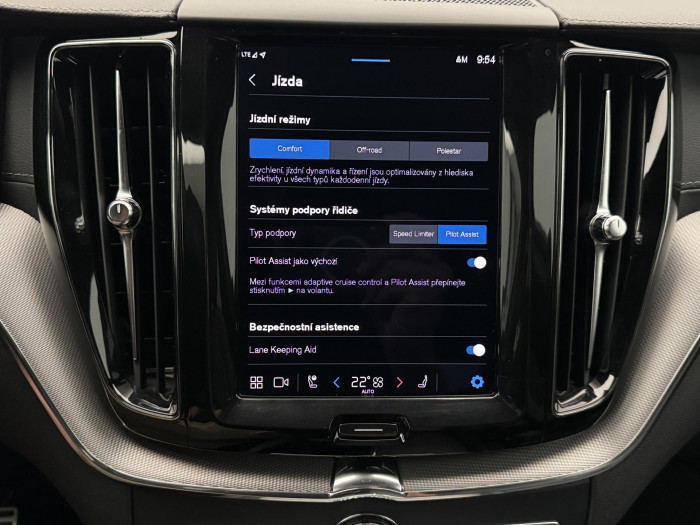 Volvo XC60 B4 AWD R-DESIGN AUT