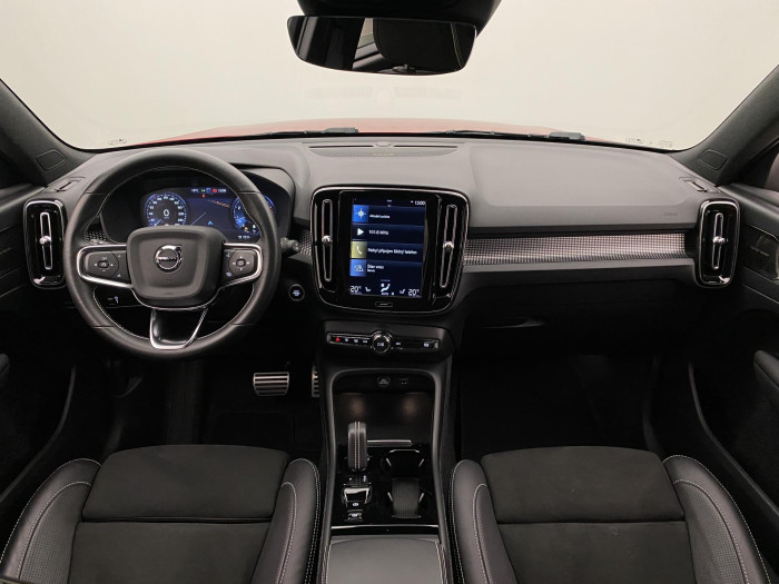 Volvo XC40 B5 AWD R-DESIGN AUT CZ 1.maj.