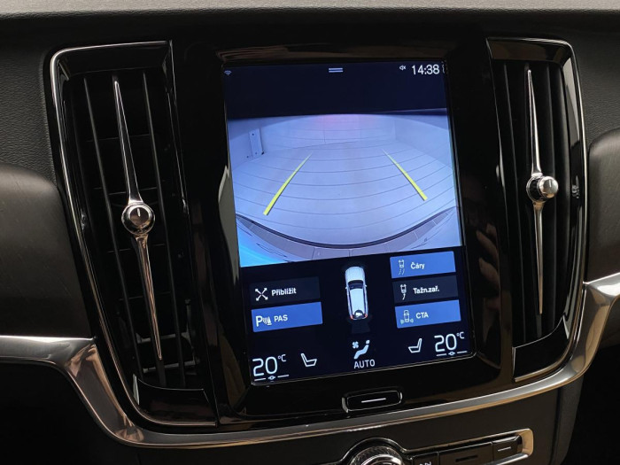 Volvo V90 CC D5 AWD PRO AUT REZERVACE 2.0 d CC CC