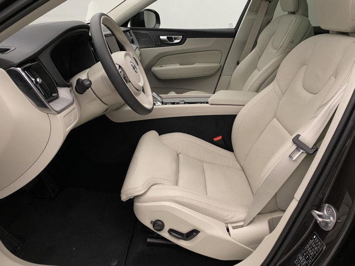 Volvo XC60 B4 AWD AUT DARK ULTIMATE