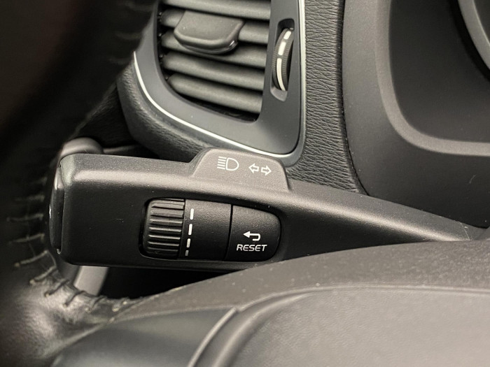 Volvo V40 D2 ES 2.0D 88kW TAŽNÉ 2.0 d d