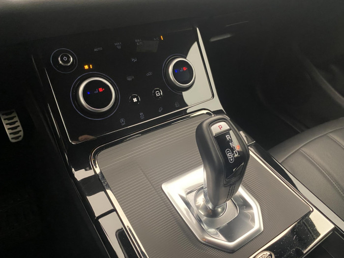 Land Rover Range Rover Evoque P200 R-DYNAMIC REZERVACE 2.0 Dynamic