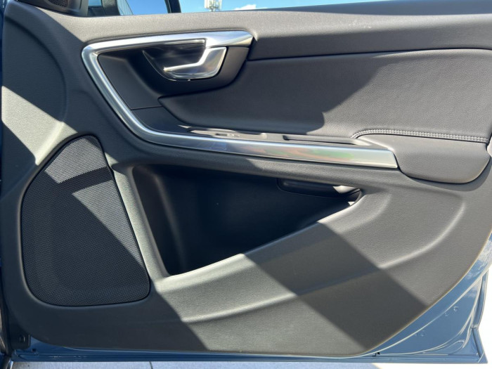 Volvo V60 D4 NEZ.TOPENÍ Aut 2.0 d