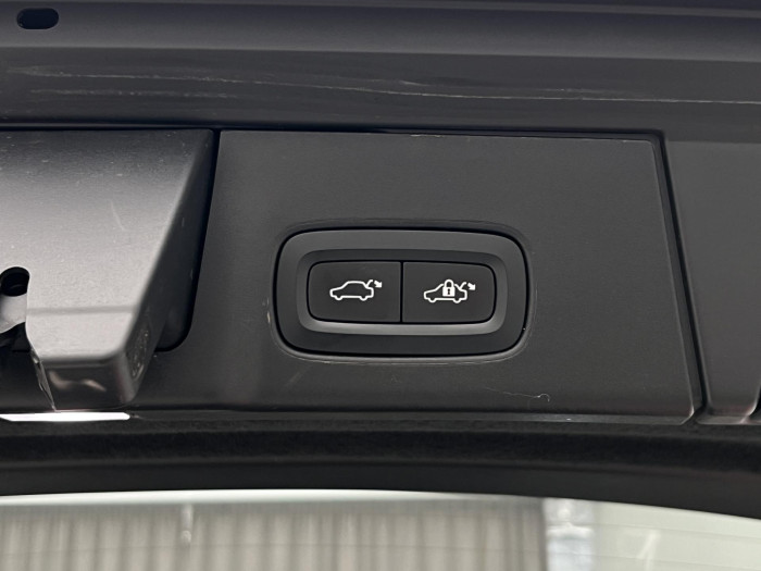 Volvo V90 T8 AWD RECHARGE R-DESIGN AUT