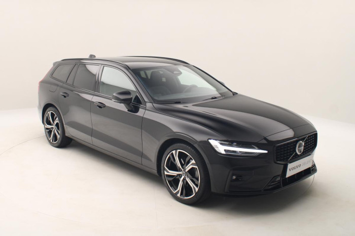 Volvo V60 B4 PLUS DARK REZERVACE