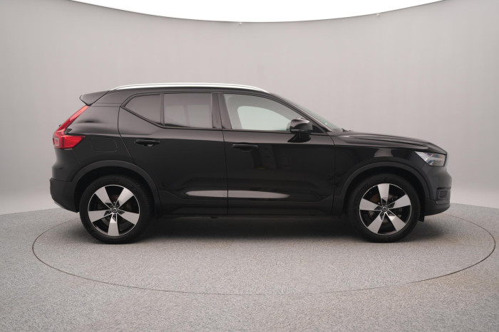 Volvo XC40 B4 MOMENTUM PRO CZ 1.maj 2.0 Momentum