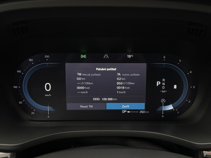 Volvo XC60 B4 AWD CORE CZ 1. maj