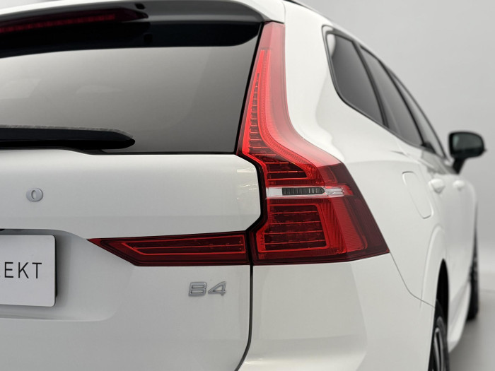 Volvo XC60 B4 AWD DARK PLUS REZERVACE