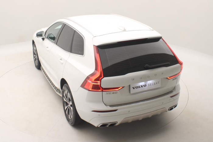 Volvo XC60 B5 AWD MOMENTUM - REZERVACE 2.0 Momentum