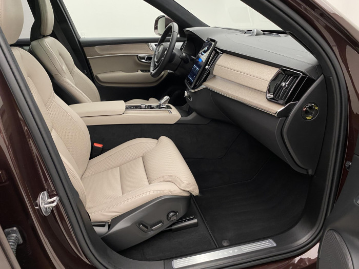 Volvo XC90 T8 AWD PLUG-IN BRIGHT ULTRA 7m