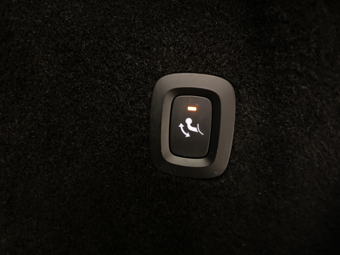 Volvo XC60 B4 AWD MOMENTUM AUT CZ 2.0 Momentum